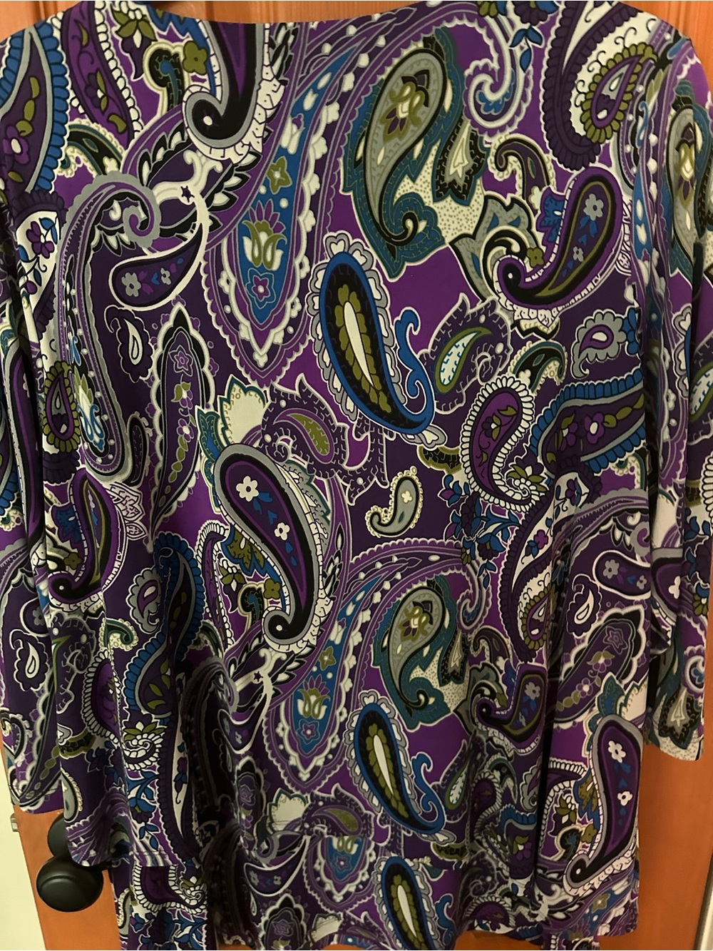 Susan Graver Purple Paisley V-Neck Women's Top - Picture 4 of 5
